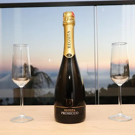 Aurum Apartment *