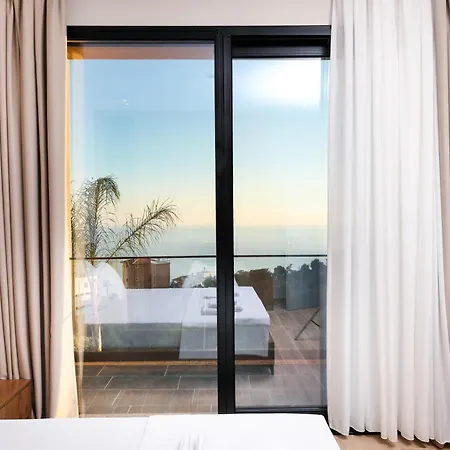 Aurum Apartment