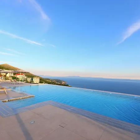 Aurum Hotel *