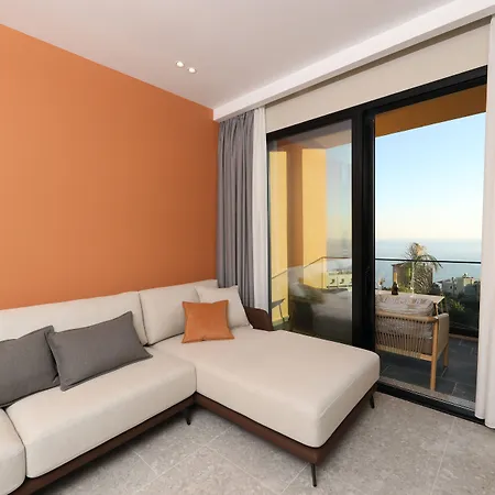 Aurum Hotel *